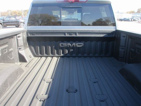 New 2026 GMC Sierra 2500 AT4 w/ AT4 Premium Plus Package image 7