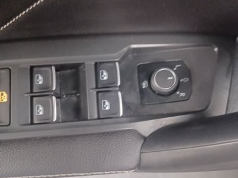 Used 2023 Volkswagen Tiguan SE FWD image 17