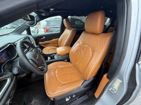 Used 2022 Chrysler Pacifica Pinnacle image 11