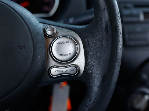 Used 2014 Nissan Versa SV image 26