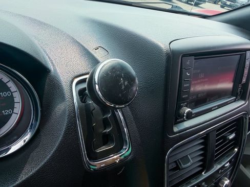 Used 2019 Dodge Grand Caravan SXT FWD image 21