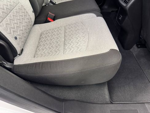 Used 2024 Chevrolet Equinox LS w/ LS Convenience Package image 27