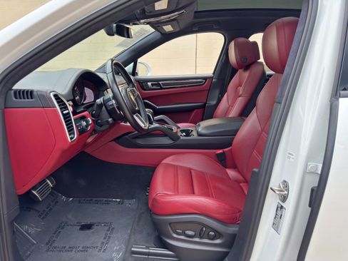 Used 2023 Porsche Cayenne GTS AWD/4WD image 19