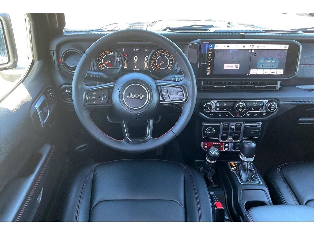 Used 2024 Jeep Gladiator Rubicon AWD/4WD image 5