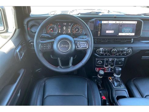 Used 2024 Jeep Gladiator Rubicon AWD/4WD image 5