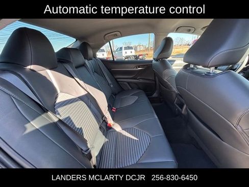 Used 2024 Toyota Camry SE image 13