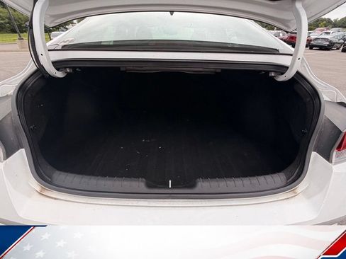 Used 2021 Hyundai Elantra SEL FWD image 13