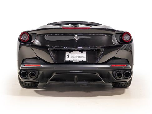 Used 2019 Ferrari Portofino RWD image 15