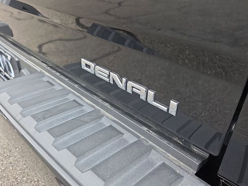 Certified 2018 GMC Sierra 1500 Denali w/ Denali Ultimate Package image 8