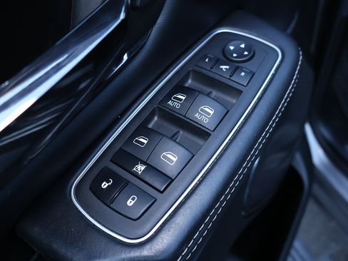 Used 2023 RAM 1500 Limited AWD/4WD image 9