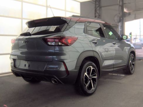 Used 2022 Chevrolet TrailBlazer RS w/ Sun and Liftgate Package FWD image 3
