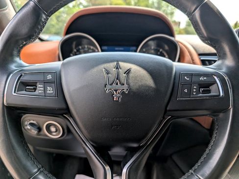 Used 2019 Maserati Levante image 20