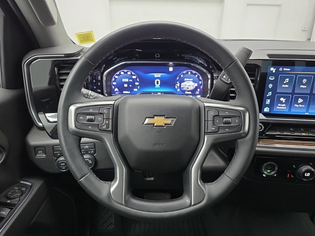 Used 2023 Chevrolet Silverado 1500 LT AWD/4WD image 25