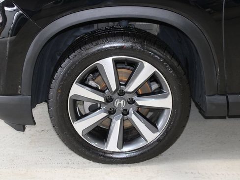 Used 2024 Honda Pilot Touring image 4