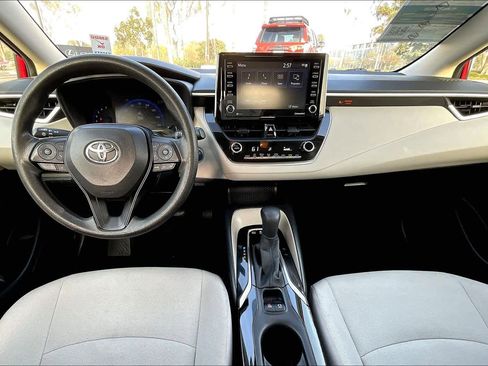 Used 2021 Toyota Corolla LE image 14