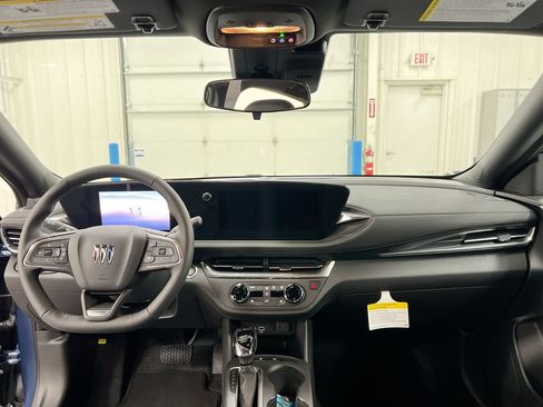 Used 2025 Buick Envista Preferred w/ Convenience I Package FWD image 10