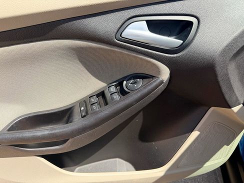 Used 2014 Ford Focus SE FWD image 16