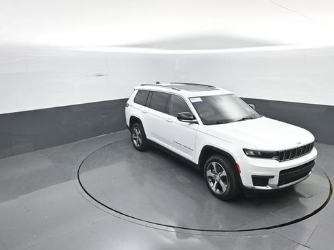 Used 2023 Jeep Grand Cherokee L Limited w/ Luxury Tech Group II AWD/4WD image 24