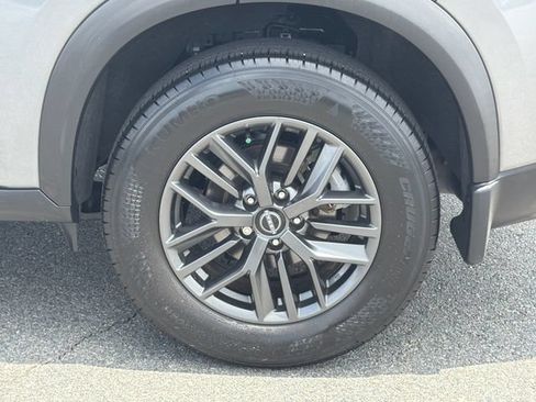 Used 2023 Nissan Rogue S FWD image 19