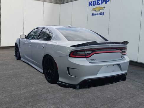 Used 2019 Dodge Charger Scat Pack w/ Plus Group RWD image 3