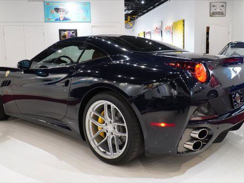 Used 2012 Ferrari California image 10