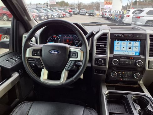 Used 2018 Ford F250 Lariat w/ Lariat Value Package image 8