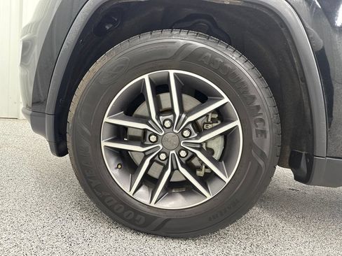 Used 2021 Jeep Grand Cherokee Limited AWD/4WD image 10