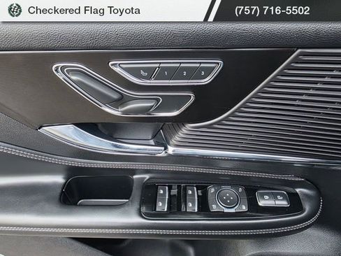 Used 2022 Lincoln Corsair Standard w/ Premium Package image 20