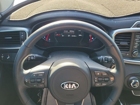 Used 2018 Kia Sorento EX FWD image 21