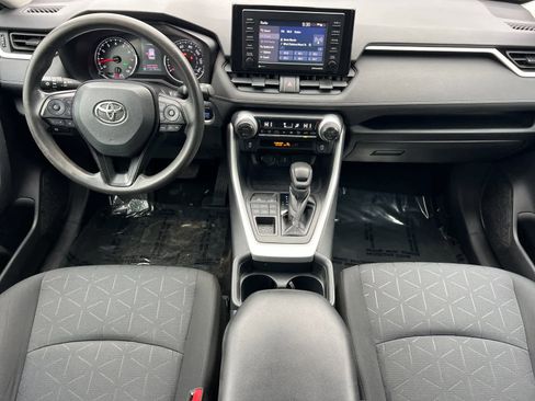 Used 2020 Toyota RAV4 XLE image 4
