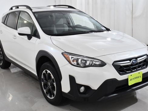Used 2023 Subaru Crosstrek 2.0i Premium image 4
