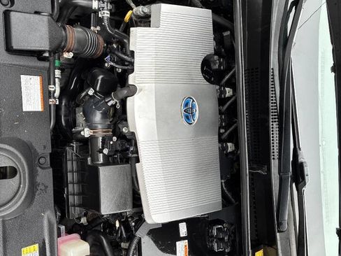 Used 2016 Toyota Prius Two image 13