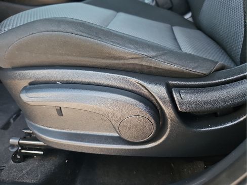 Used 2023 Kia Soul LX w/ LX Technology Package FWD image 14