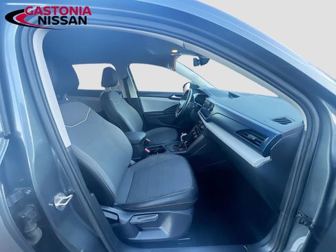 Used 2024 Volkswagen Taos SE image 36