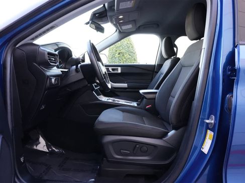 Used 2022 Ford Explorer XLT image 16