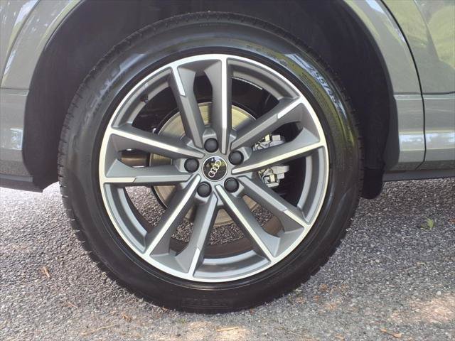 Certified 2025 Audi Q3 2.0T Premium AWD/4WD image 4