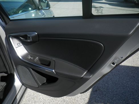 Used 2016 Volvo S60 T5 Premier w/ Convenience Package image 21