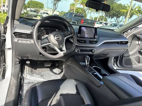 Used 2023 Nissan Altima 2.5 SR FWD image 35