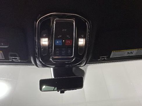 Used 2023 Jeep Grand Cherokee Overland w/ Luxury Tech Group IV AWD/4WD image 23