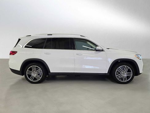 Used 2025 Mercedes-Benz GLS 450 4MATIC image 6
