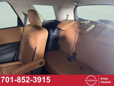 New 2025 Nissan Pathfinder Platinum image 39