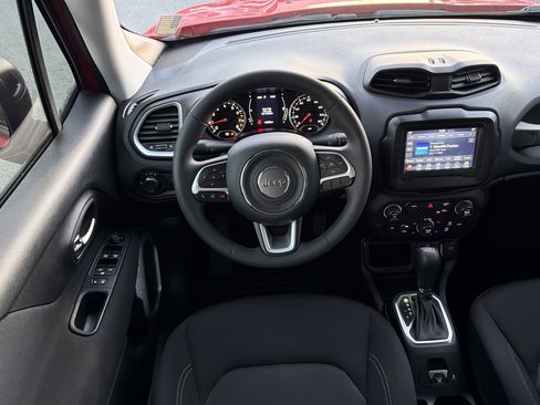 Used 2021 Jeep Renegade Sport image 27