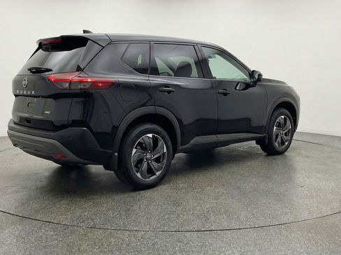 Used 2025 Nissan Rogue SV FWD image 9