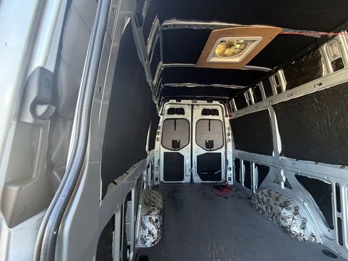 Used 2019 Mercedes-Benz Sprinter 2500 image 4