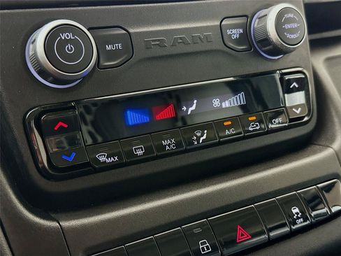 Used 2024 RAM ProMaster 1500 w/ Convenience Group FWD image 12