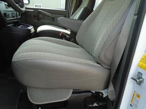 Used 2025 Chevrolet Express 3500 LT w/ LT Preferred Equipment Group RWD image 11