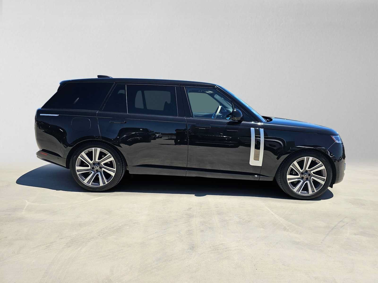 New 2025 Land Rover Range Rover SV AWD/4WD image 6