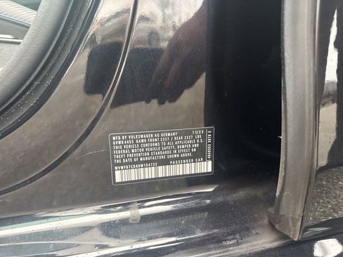 Used 2024 Volkswagen Golf R image 18