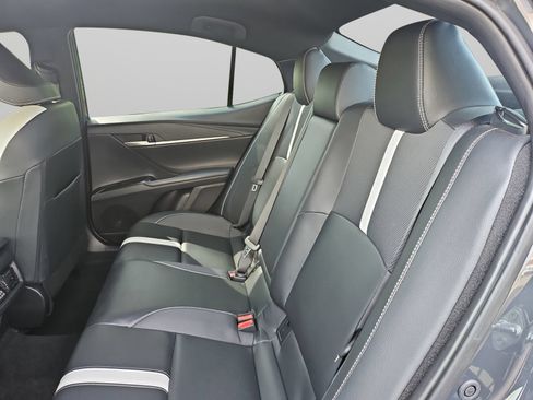 Used 2025 Toyota Camry SE FWD image 42