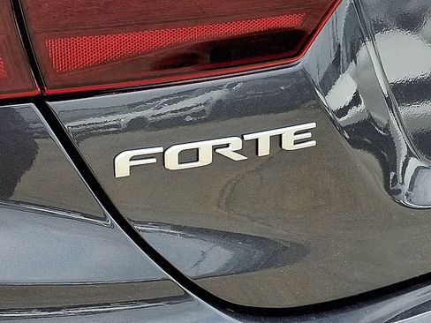 Certified 2023 Kia Forte LXS FWD image 27